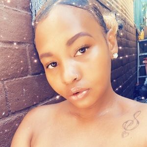 Meet your Posher, Kaila